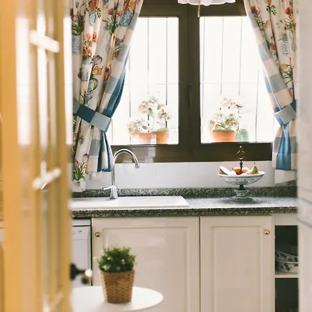Bright In The Center Apartment *